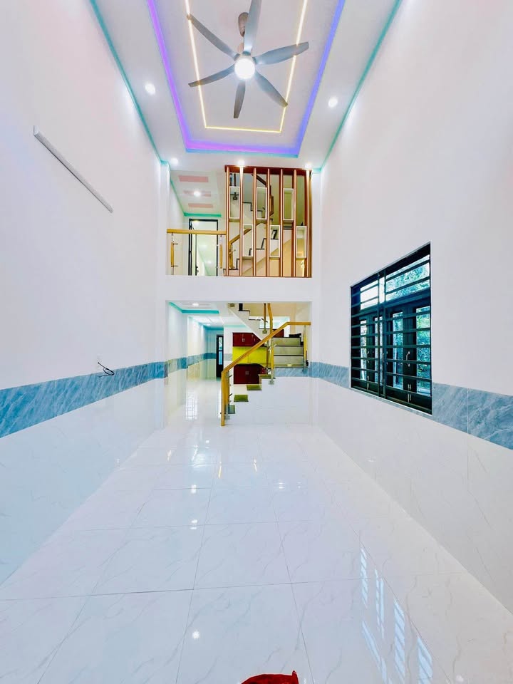 Nhà phố 85m² tại Dĩ An giá 2.499 tỷ - Nhà sổ hồng riêng, thuận tiện đi lại!