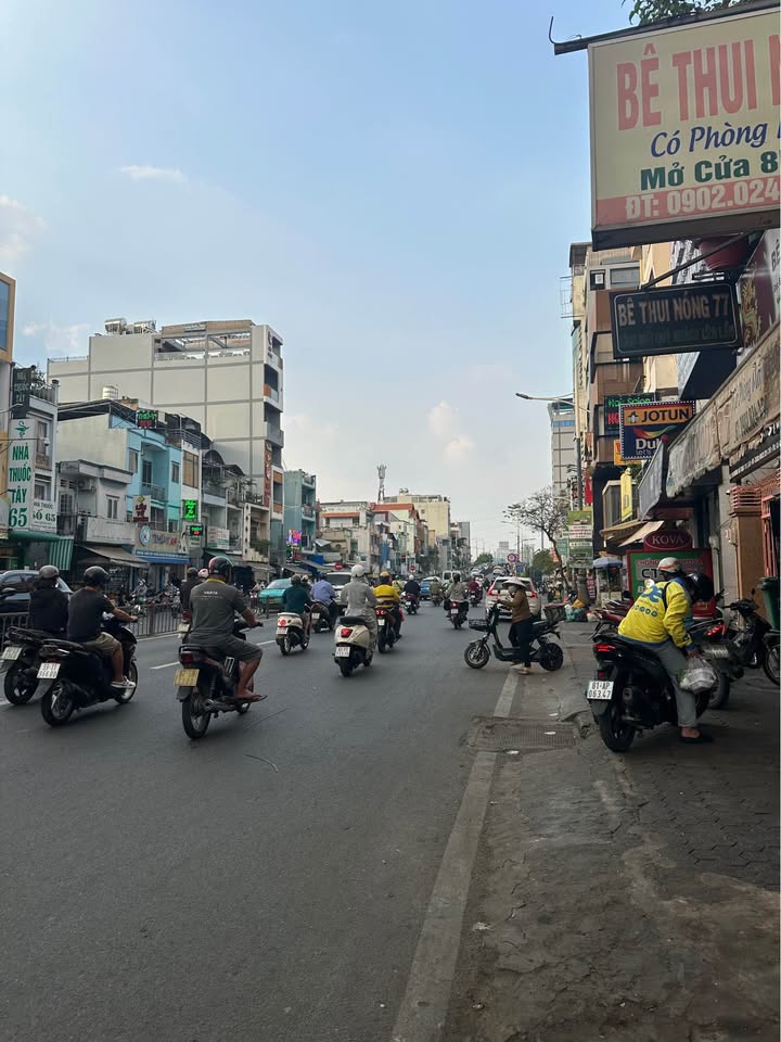 Nhà hẻm xe hơi Dương Bá Trạc Quận 8 56m² giá 4 tỷ - Sẵn sàng vào ở!