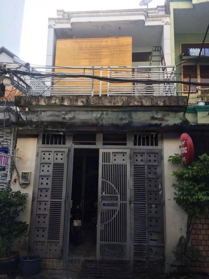 Nhà riêng đường Lô Tư, quận Bình Tân 64m² giá 6 tỷ - An ninh, tiện ích đầy đủ!