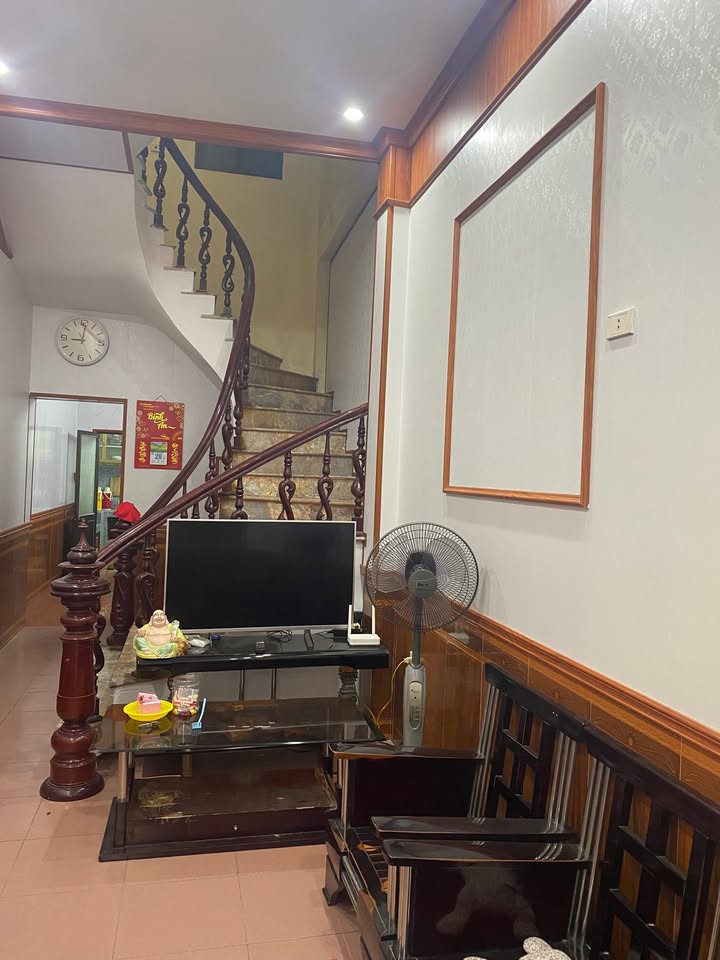 Nhà 3 tầng Phù Lỗ 54m² giá 3.x tỷ - Vị trí thuận lợi gần Quốc lộ 3!