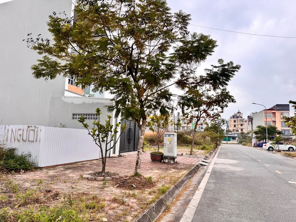 Đất nền Khu đô thị Tân Thành Uông Bí 100m² giá 2.1 tỷ - Vị trí đắc địa gần Vincom!