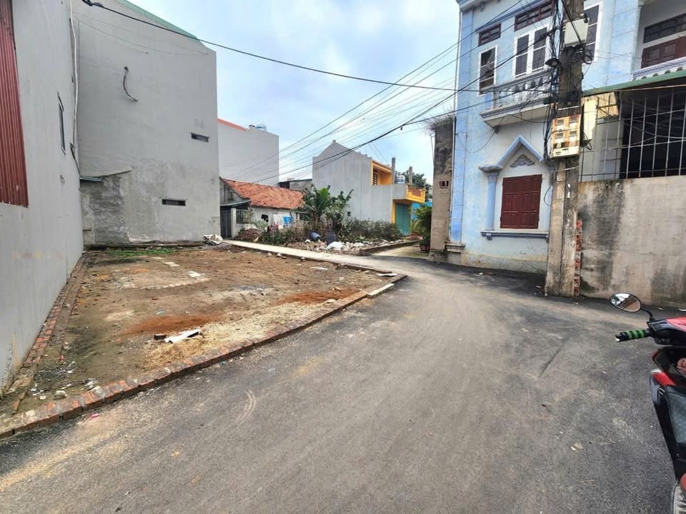 Đất Kiêu Kỵ 41m² giá 2 tỷ - Ngõ ô tô thông thoáng!