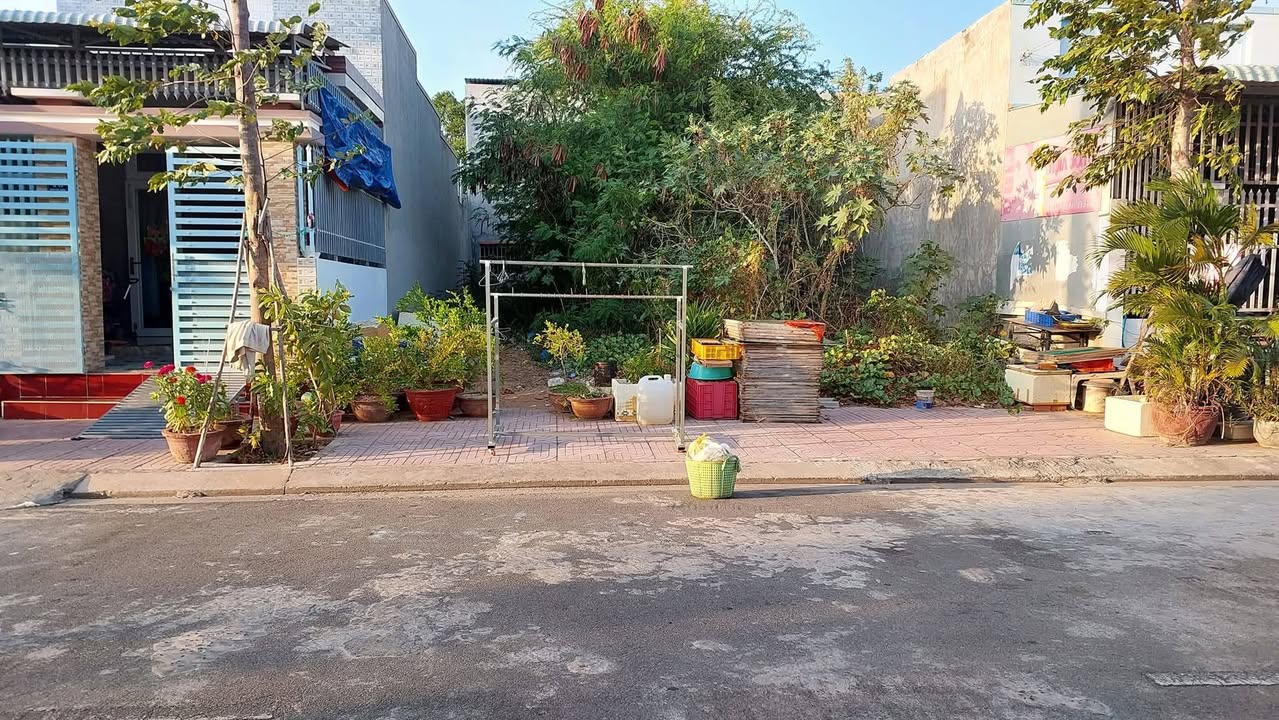 Lô đất mặt tiền đường Nguyễn Hiền 76.5m² giá 1.95 tỷ - Sổ đỏ chính chủ