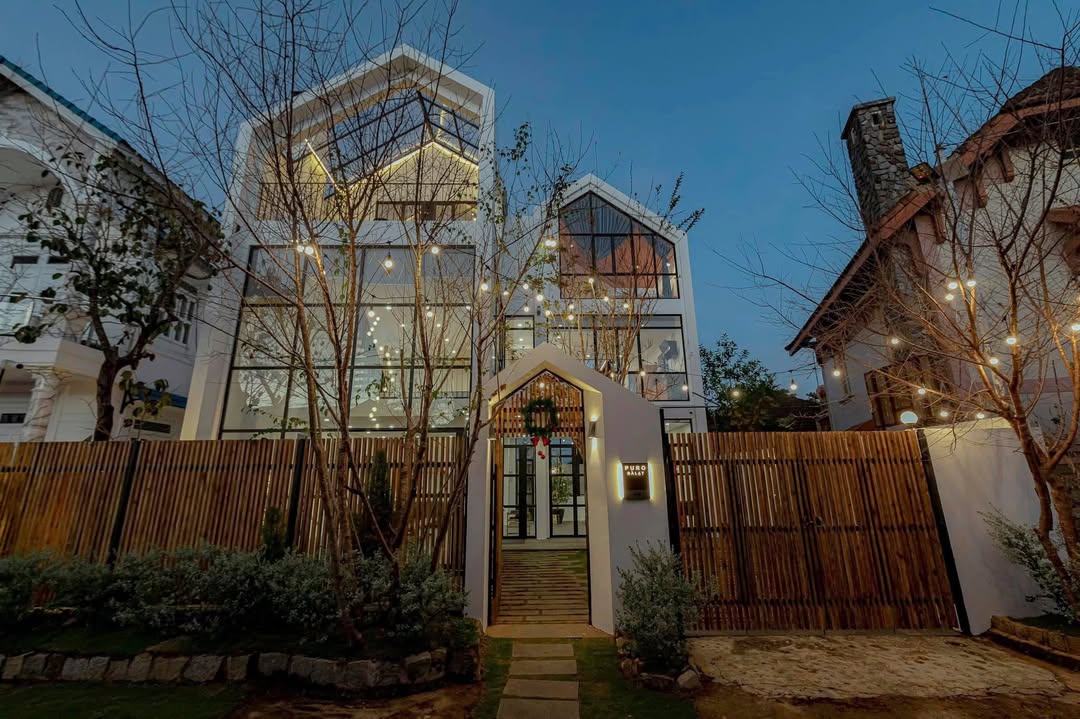 Cho thuê villa tại Đà Lạt - 3 phòng ngủ, sức chứa 10 người - Thiết kế hiện đại, không gian xanh mát!