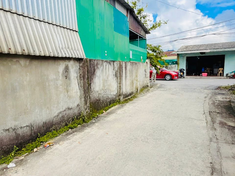Đất ở Thạch Quý Hà Tĩnh 130m² giá 2.3 tỷ - Đường rộng, gần chợ