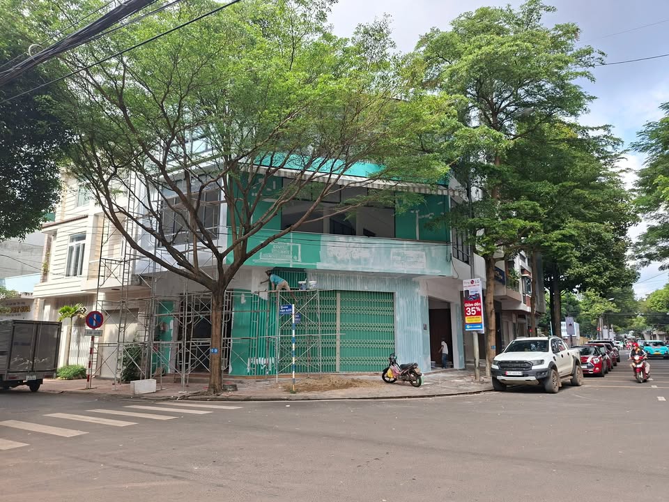 Nhà cho thuê 3 tầng góc 2 mặt tiền Trần Nhật Duật, Buôn Ma Thuột 300m² - Kinh doanh tuyệt vời!