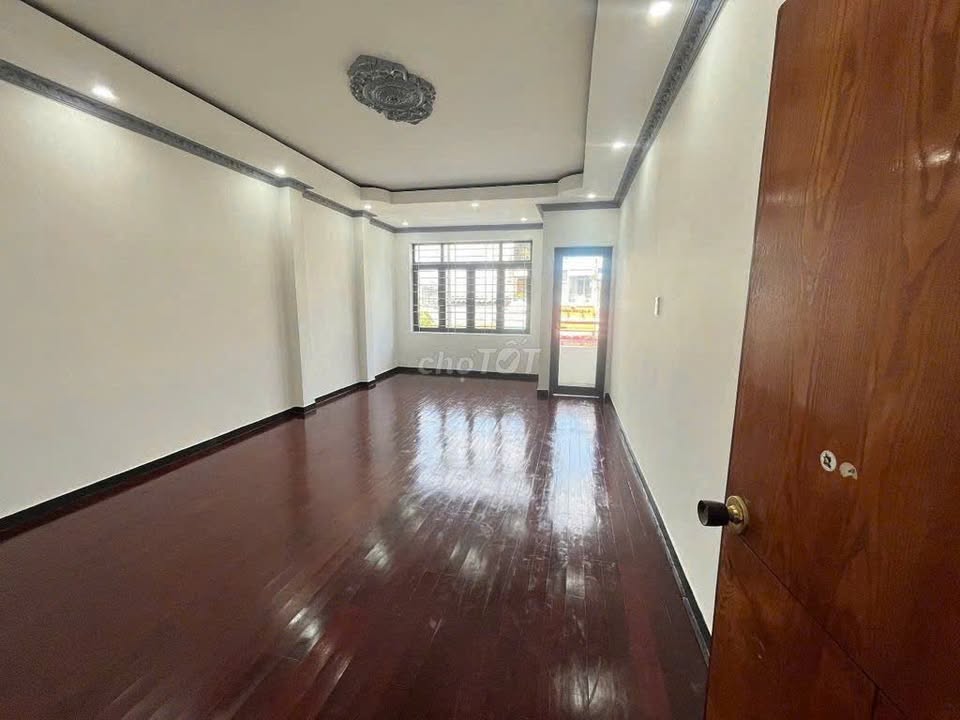 Cho thuê Mặt tiền Lạc Long Quân, Quận 11, 57m² - Khu vực kinh doanh sầm uất!