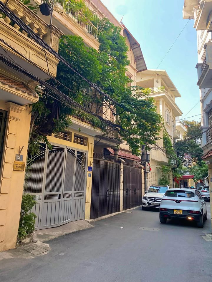 Nhà Phùng Khoang 40m² giá 10 tỷ - Thiết kế hiện đại, ô tô đỗ cửa!