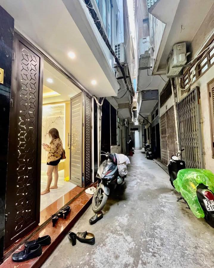 Nhà phố Khương Thượng 28m² giá 7.68 tỷ - Sát phố, ô tô tránh