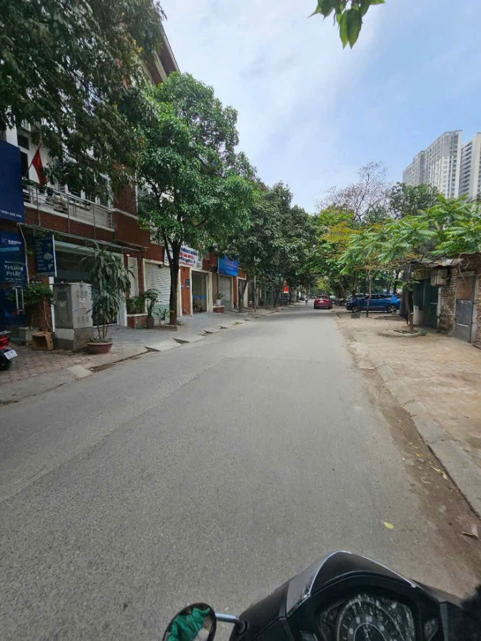 Bán liền kề Mỗ Lao 76,5m² giá 24,2 tỷ - Kinh doanh sầm uất ngay trung tâm!