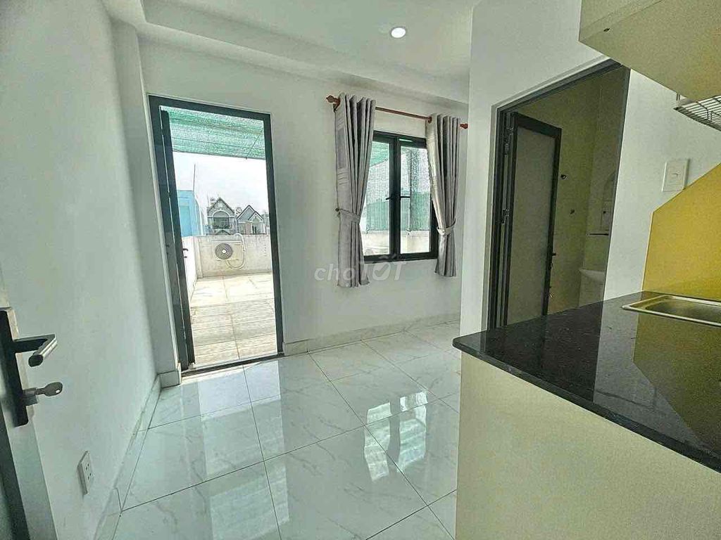 Phòng đẹp Tân Phú 20m² giá chỉ 3.2 triệu - Ban công siêu to thoáng mát!