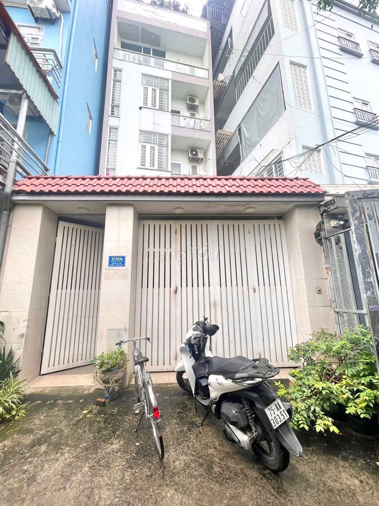 Nhà nguyên căn 2 phòng ngủ, 1 phòng khách ngay sân bay và CV Hoàng Văn Thụ - Giá thuê chỉ 13 triệu!