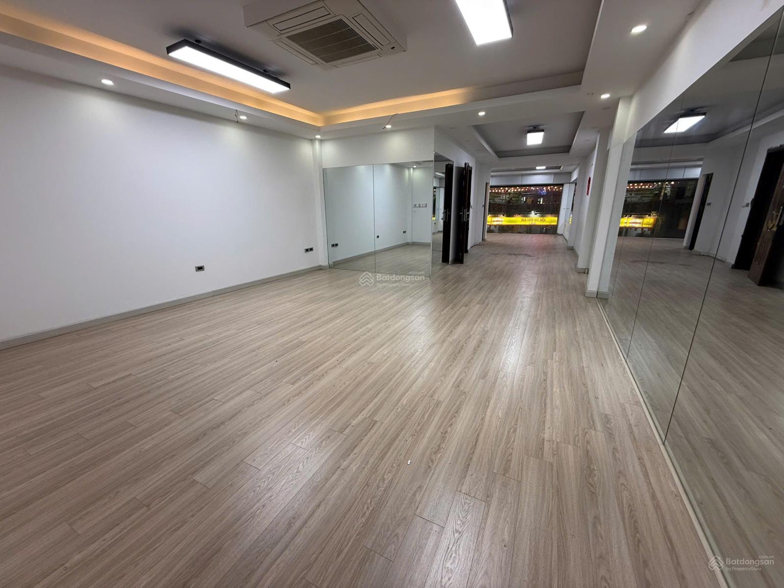 Cho thuê văn phòng tại Phan Kế Bính 100m² giá 20 triệu - Không gian lý tưởng cho hoạt động kinh doanh!