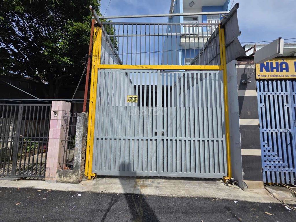 Nhà cấp 4 gác lửng đường Lý Thường Kiệt Dĩ An 120m² giá 4.2 tỷ - Tiện ích đầy đủ, vị trí đẹp!