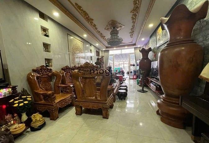 Nhà hẻm xe hơi 4.5m 300m² 4 lầu Nguyễn Văn Khối giá 12.8 tỷ - Cơ hội vàng cho gia đình lớn!
