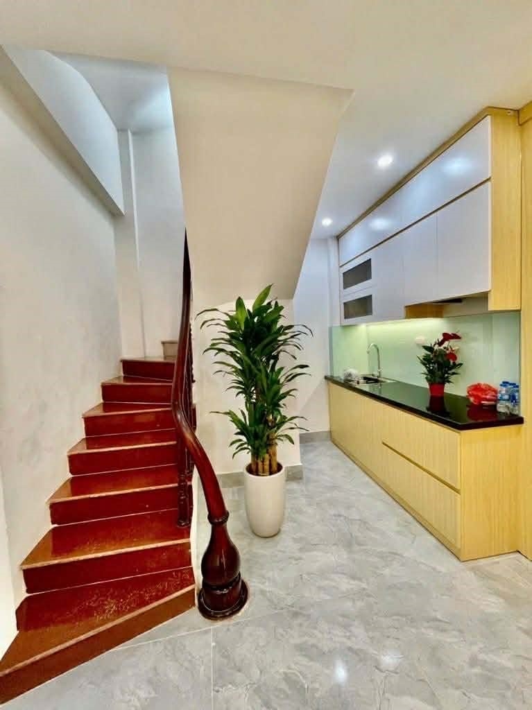 Bán nhà Tôn Thất Tùng 30m² giá 7 tỷ - Vị trí đắc địa, ô tô vào tận nơi!