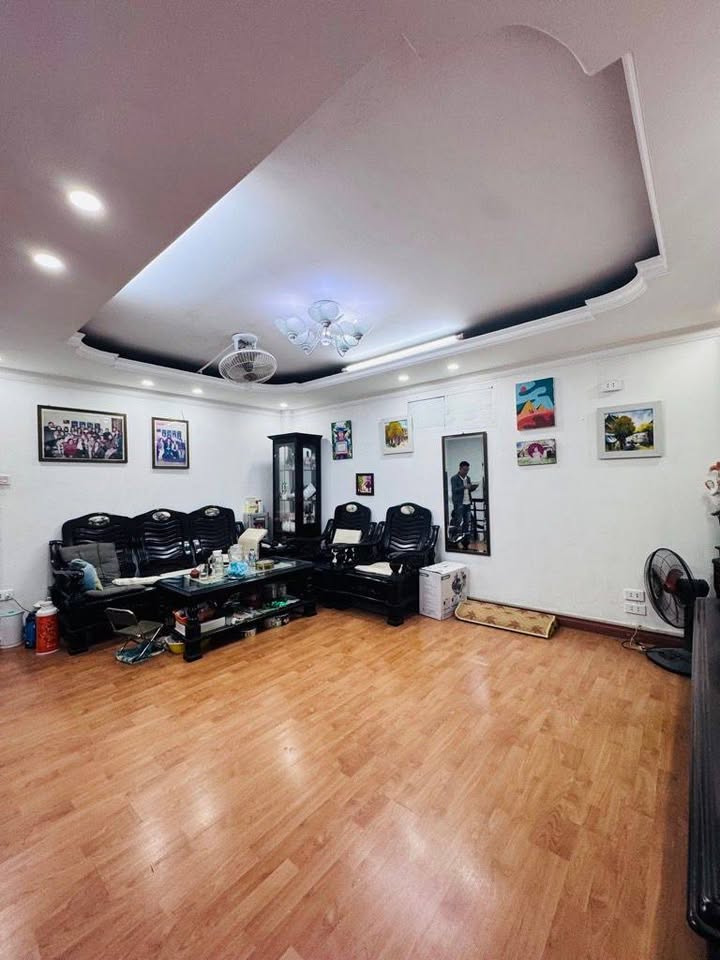 Nhà Lạc Long Quân Tây Hồ 65m² giá 12 tỷ - Đầy đủ nội thất, sẵn sàng ở ngay!