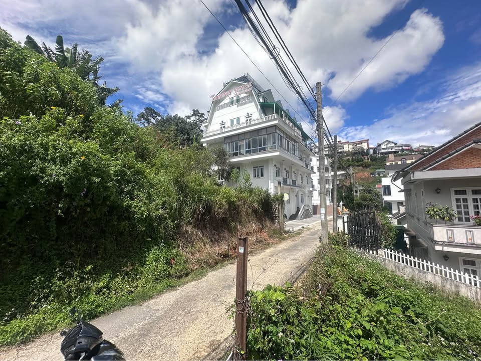 Đất nền Đà Lạt 816m² giá 13.8 tỷ - View đẹp, thích hợp xây vila nghỉ dưỡng!