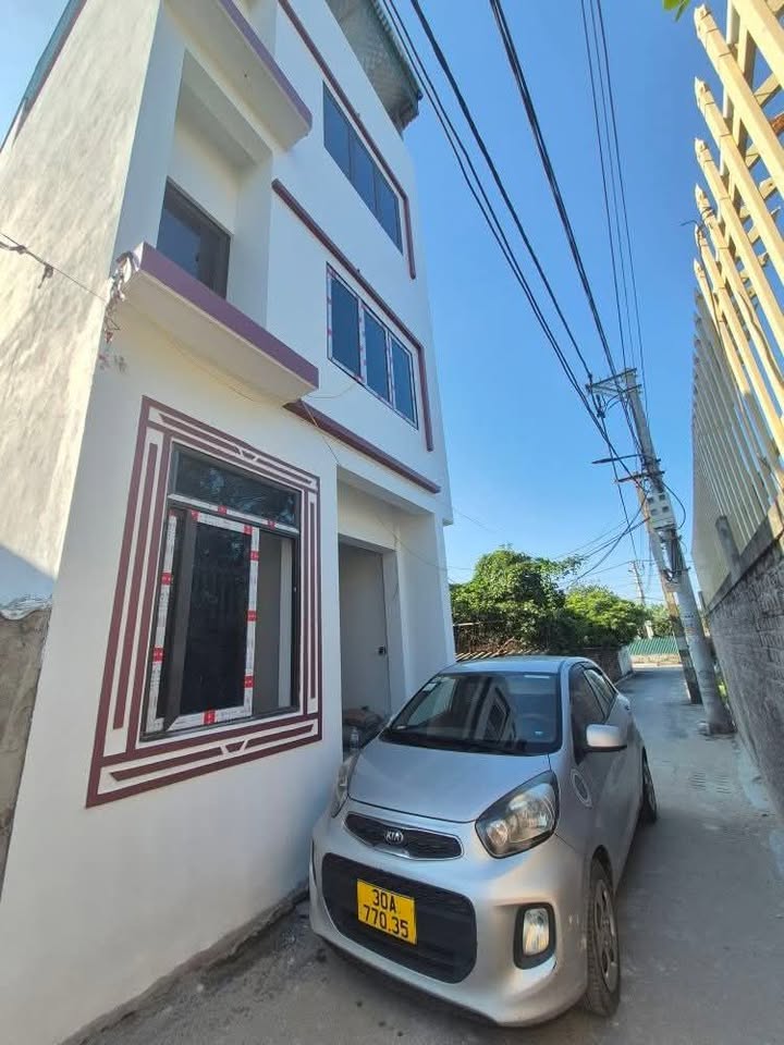 Nhà 4 tầng Nam Hồng, Đông Anh 42.5m² giá chỉ 4 tỷ - Tiện ích ngập tràn!