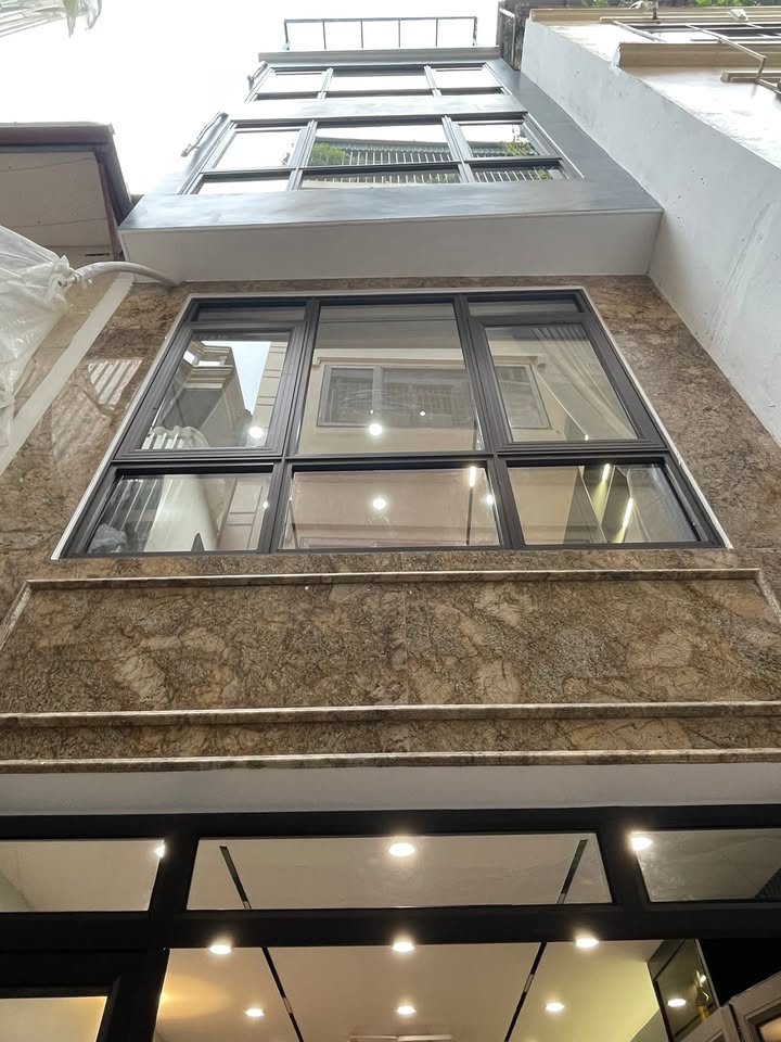 Nhà 5 tầng Minh Khai 34m² giá thỏa thuận - Thiết kế hiện đại, sẵn sàng vào ở!