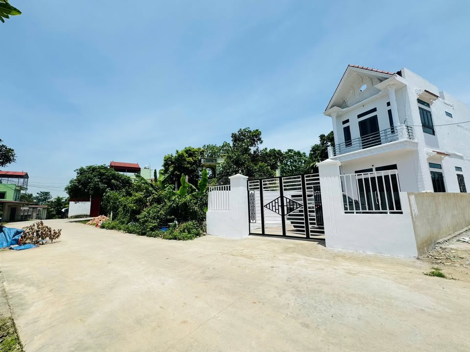 Nhà 2 tầng Tổ dân phố Tân Cầu Rô, Bắc Lý 180m² giá 1.7 tỷ - Bán gấp!