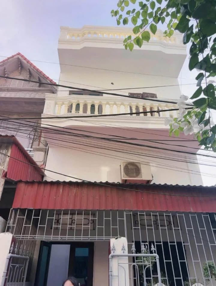 Nhà 2 tầng tại trung tâm Phố Hiến 60m² giá 2.9 tỷ - Ô tô đỗ cửa, gần chợ!