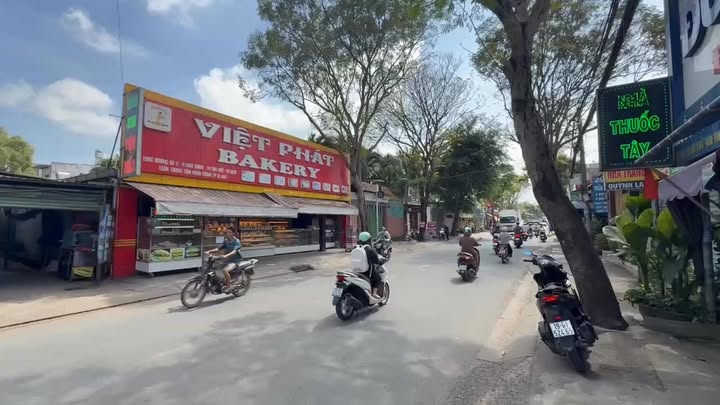 Nhà mặt tiền đường 11 Dĩ An 253m² giá 26 tỷ - Đầu tư sinh lời ngay!