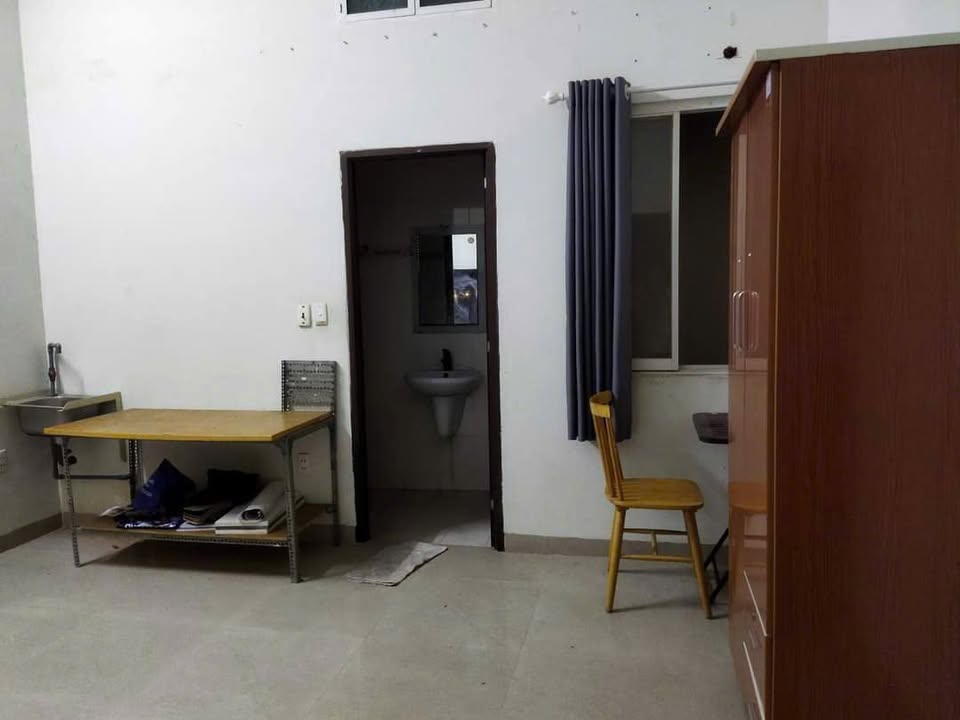 Phòng cho thuê full nội thất tại Tân Sơn Nhì, Tân Phú giá chỉ 2.4 triệu - An ninh và sạch sẽ!