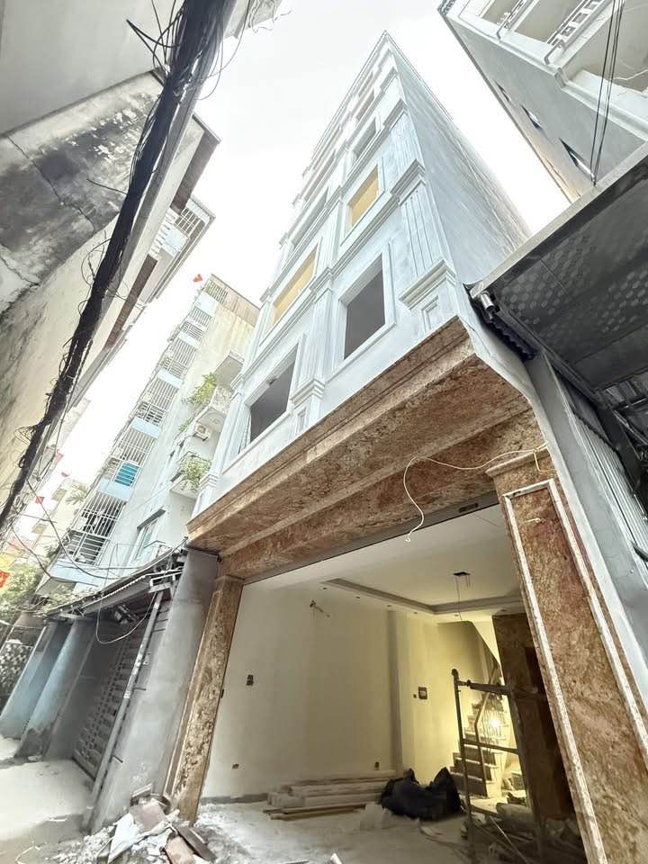 Nhà phố Phạm Văn Đồng 45m² giá 16 tỷ - Ô tô vào tận nhà, thang máy xịn