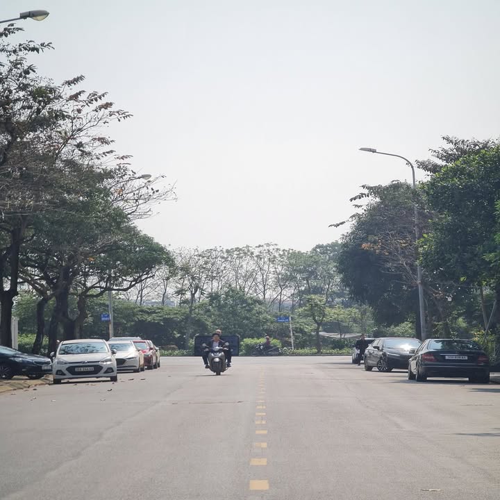 Nhà phố sân vườn 2 tầng Đa Tốn, Gia Lâm 200m² giá 2 tỷ - Full nội thất hiện đại!