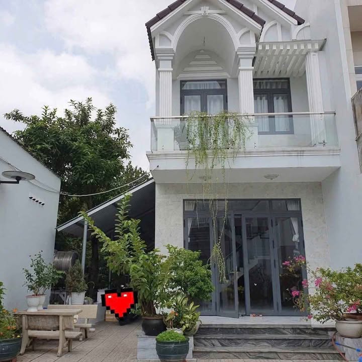 Biệt thự vườn Dĩ An 300m² giá 12.7 tỷ - Không gian sống lý tưởng!