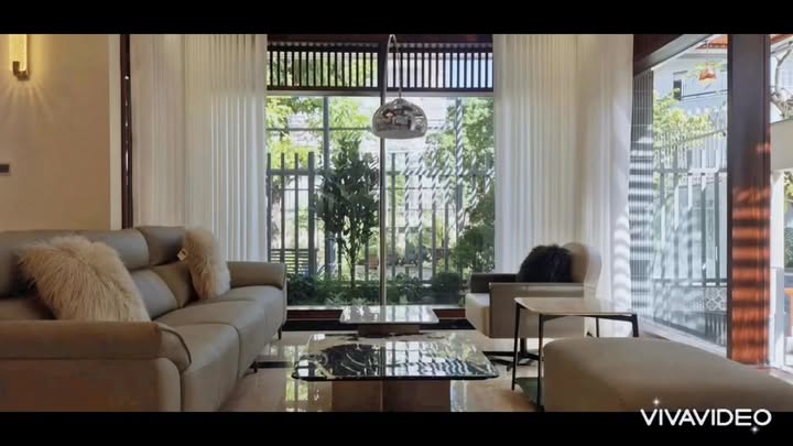 Townhouse mới 100% KDC ven sông Tân Phong 234m² giá 62 tỷ - Thiết kế ấn tượng, thang máy tiện nghi!