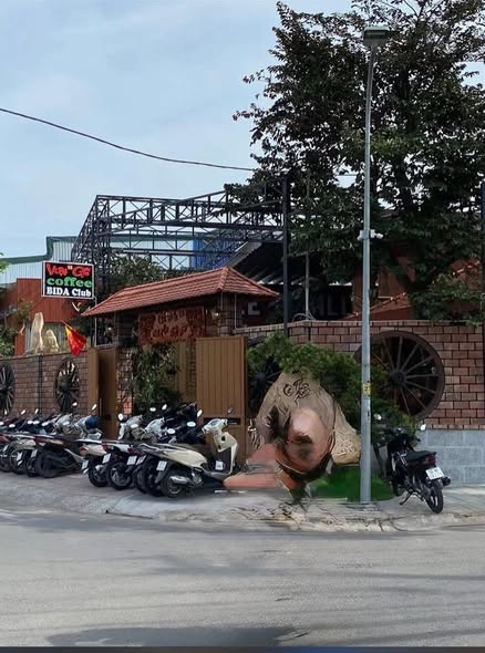 FrontHouse 2 mặt tiền Xuân Thới Thượng 368m² giá 16.5 tỷ - Vị trí đắc địa cho kinh doanh!