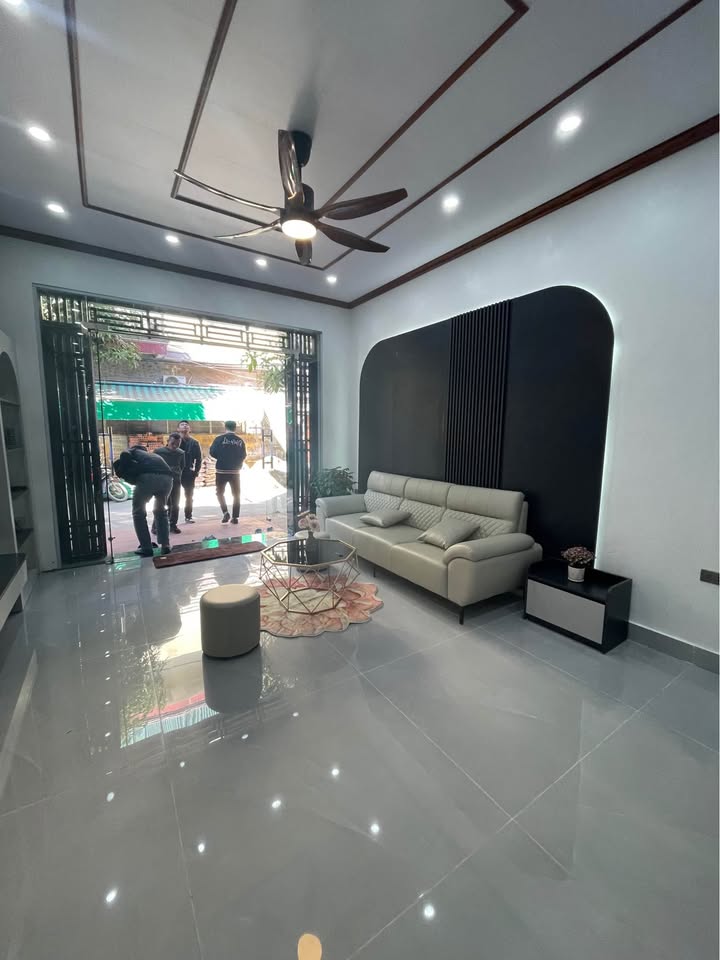 Nhà đẹp phố cổ Hạc Thành 66m² giá 4 tỷ - Vị trí trung tâm, an ninh tốt!