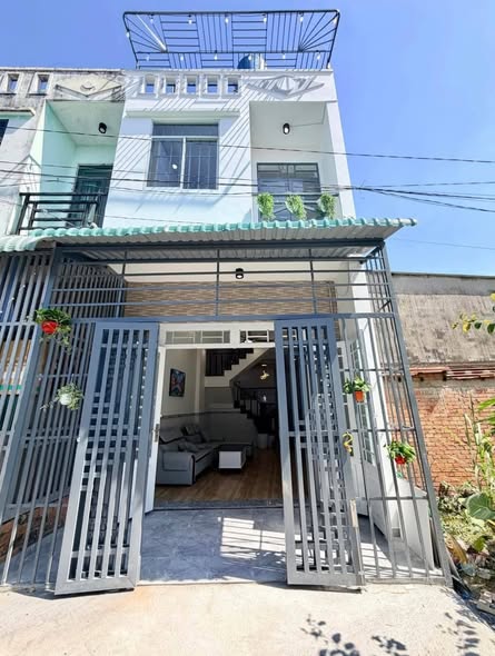 Nhà đẹp Bình Chánh 81m² giá 1.05 tỷ - Pháp lý sổ hồng chính chủ!