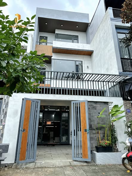 Nhà đẹp mặt tiền 7m5 Hòa Xuân Đà Nẵng 100m² - Vị trí đắc địa, sẵn sàng ở ngay!