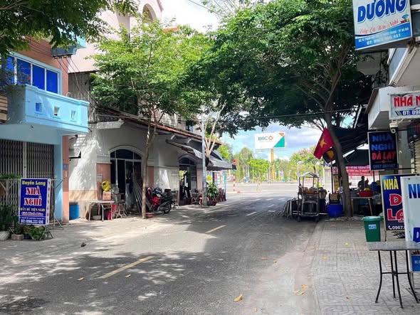 Nhà phố 1 trệt 2 lầu đường Phạm Hữu Chí, Bà Rịa - 70m², giá 4.6 tỷ - Kinh doanh sầm uất!