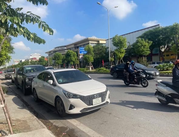 Bán nhà mặt đường Phạm Văn Đồng, Hải Phòng 180m² - Kinh doanh sầm uất, chính chủ!