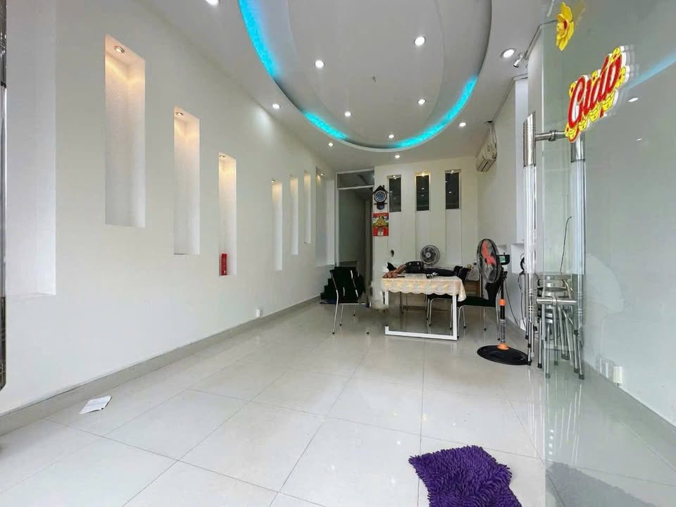 Nhà cho thuê mặt tiền đường Lê Văn Phẩm, TP. Mỹ Tho 84m² - Phù hợp kinh doanh