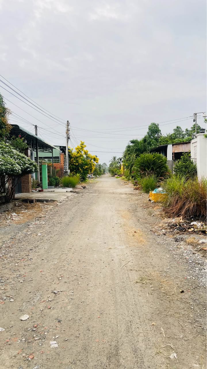 Nhà mái thái tại Ninh Thạnh, Tây Ninh 192m² chỉ 1.29 tỷ - Sân sau rộng rãi, tiện ích đầy đủ!