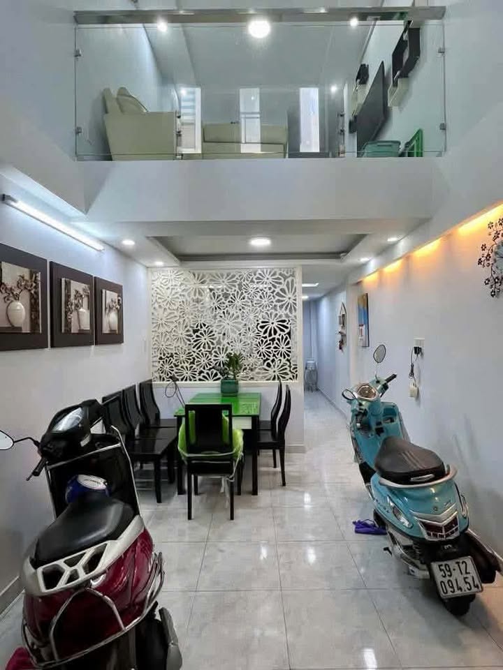 Nhà cho thuê Trần Hưng Đạo, Q1 - 36m², đầy đủ nội thất, chỉ 20 triệu/tháng!