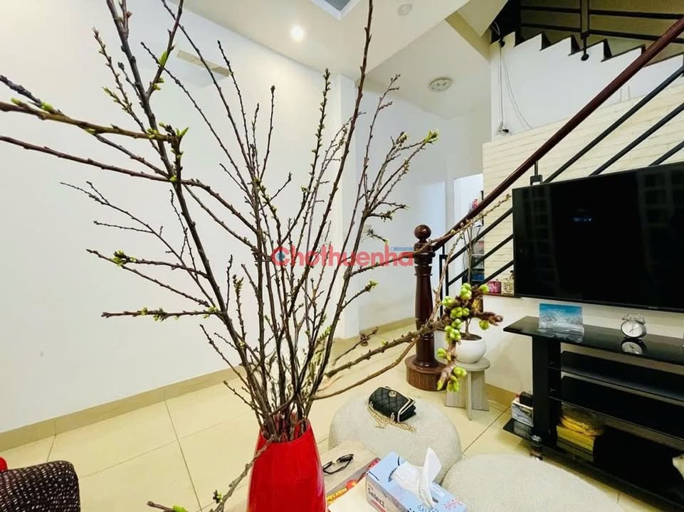 Nhà cho thuê đường Đinh Tiên Hoàng, Quận 1 - 60m² - Giá chỉ 30 triệu/tháng!