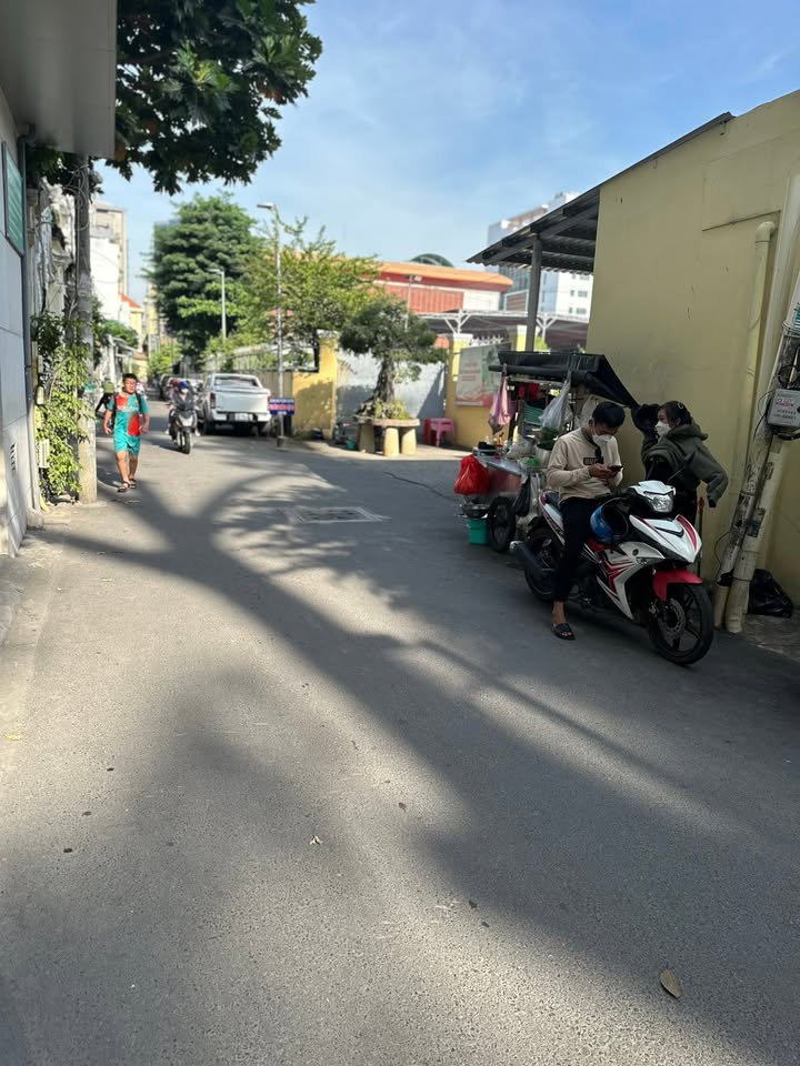 Nhà cho thuê 320 Trần Bình Trọng, quận 5, 70m² - Thích hợp ở và kinh doanh online!