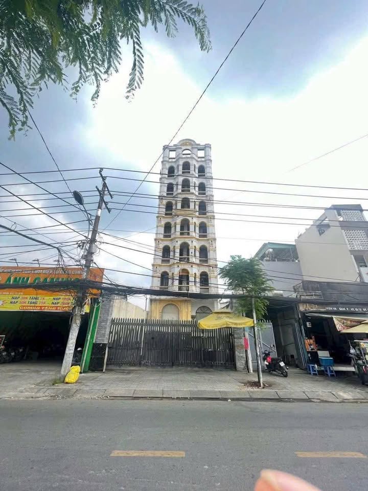 Cho thuê tòa nhà mặt tiền Nguyễn Văn Quá, Quận 12 - Diện tích 240m², Giá thỏa thuận hấp dẫn!