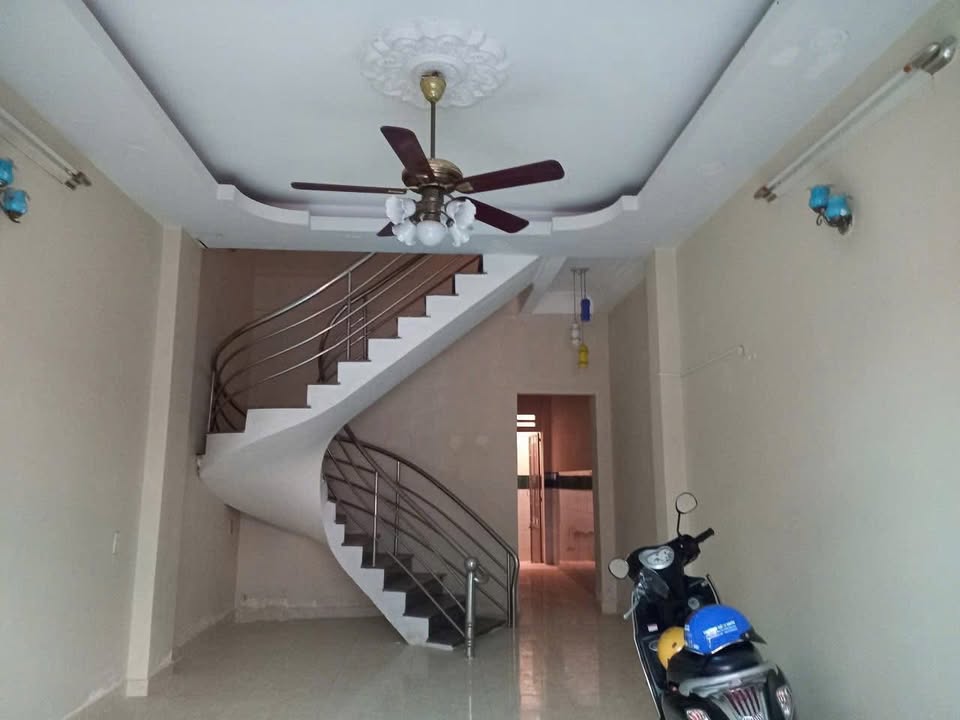 Nhà nguyên căn 525/28A Thống Nhất, Gò Vấp 60m² giá 9 triệu - Hẻm xe hơi tận cửa!