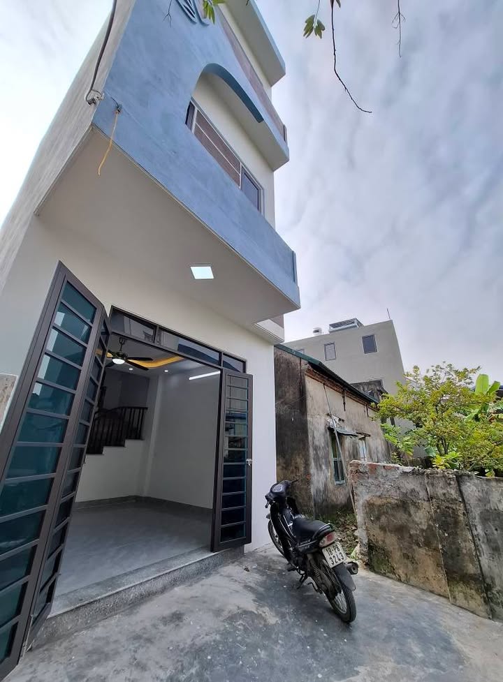 Nhà 3 tầng ngõ 125 đường Cầu Đông, Nam Định 46m² giá 1.89 tỷ - Nhà mới, sổ đỏ chính chủ!