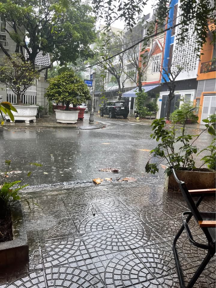 Nhà cho thuê Hòa Cường Nam 70m² giá 10 triệu - Nhà trống, sẵn sàng vào ở!