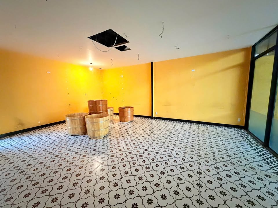 Cho thuê nhà mặt tiền đường Hà Bổng, Đà Nẵng 239m² giá 130 triệu - Kinh doanh lý tưởng!