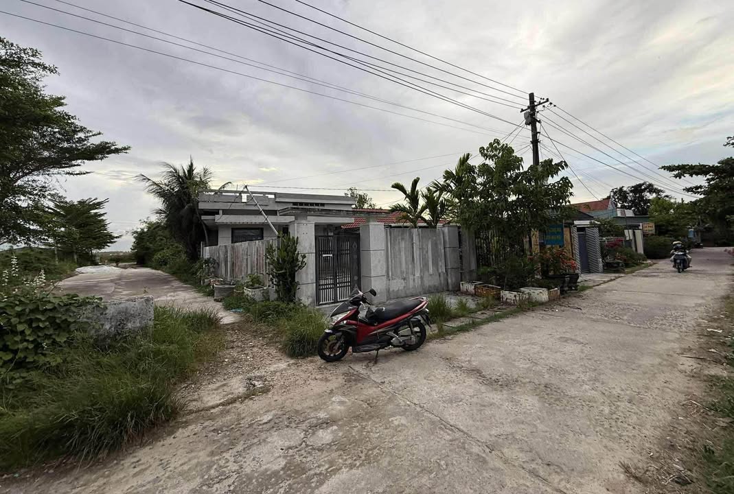 Nhà 2 mặt kiệt tại Bình Nguyên, Thăng Bình, Quảng Nam 300m² - Giá thỏa thuận, sẵn sàng ở ngay!