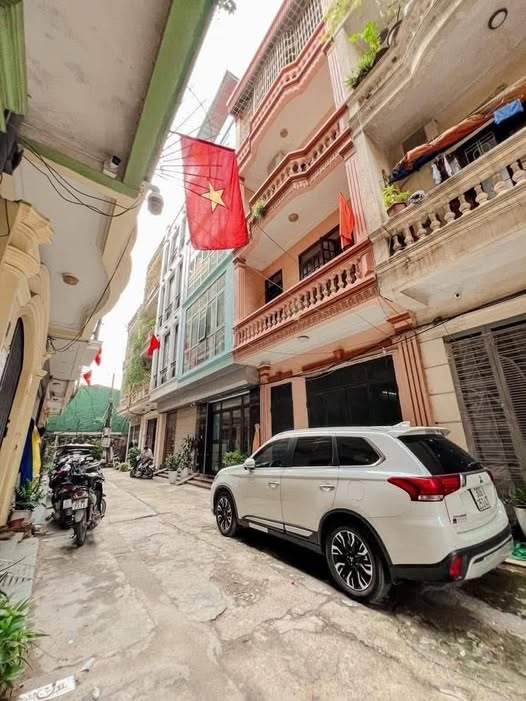 Nhà phân lô Minh Khai 36m² giá thỏa thuận - Ô tô tránh, gần chợ Mơ!